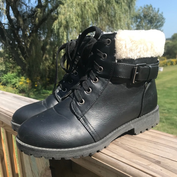 Apres Shoes - 🌻3/50$!! Apres by Lamo Park City Cozy Zip Up Boots